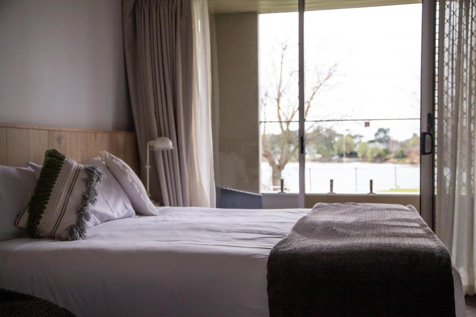 Nagambie Waterfront Motel Extérieur photo