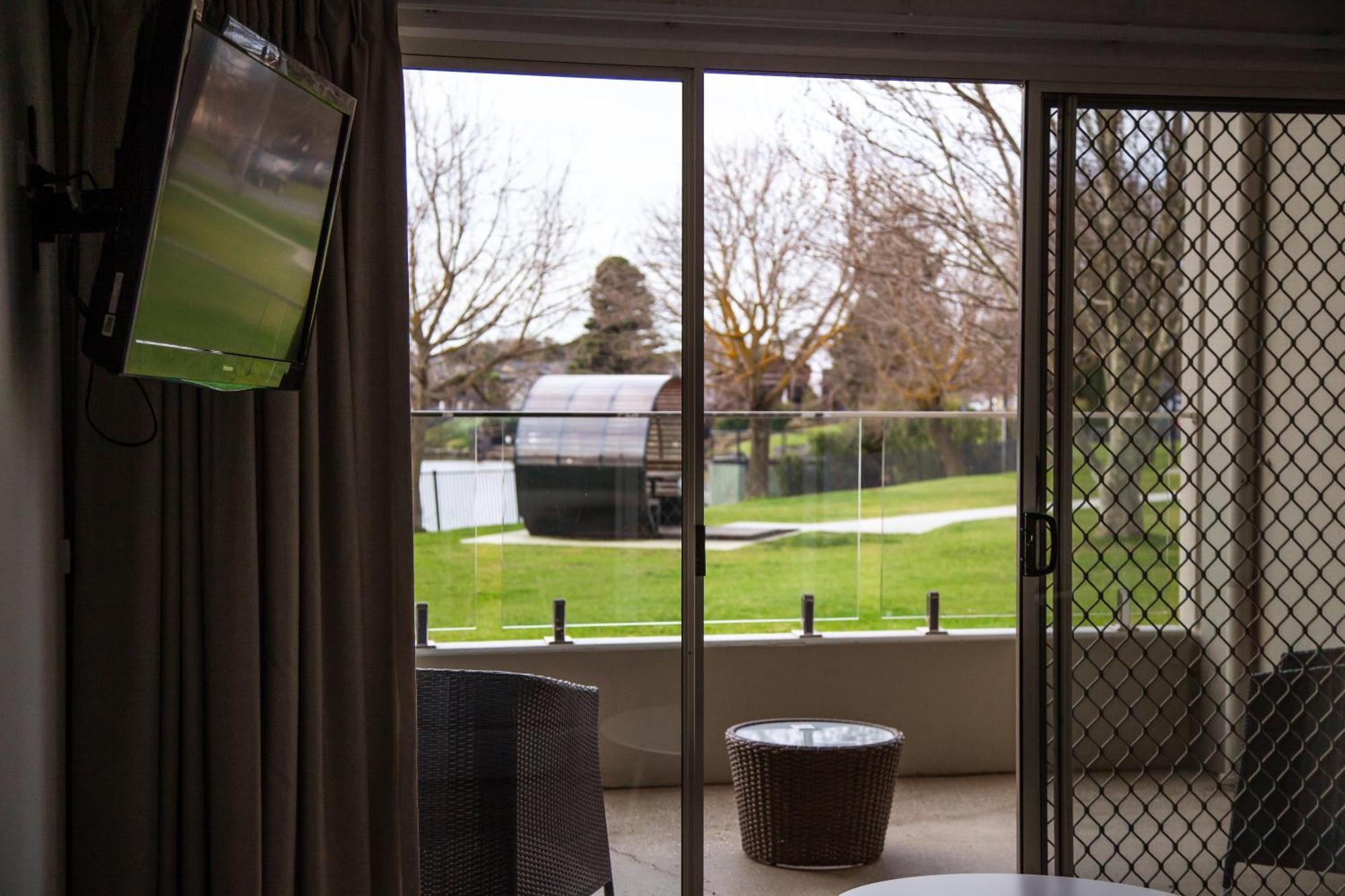 Nagambie Waterfront Motel Extérieur photo