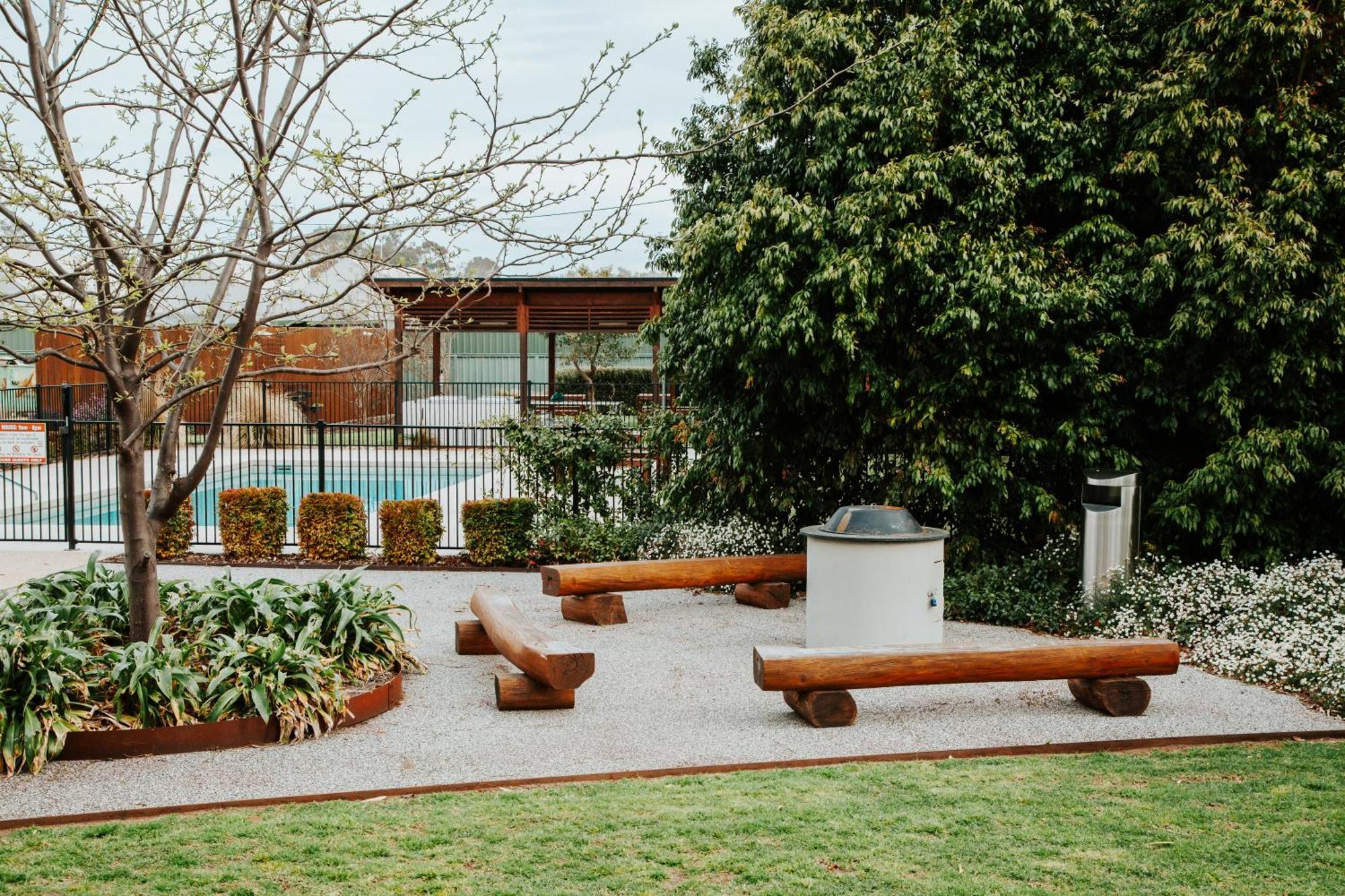 Nagambie Waterfront Motel Extérieur photo